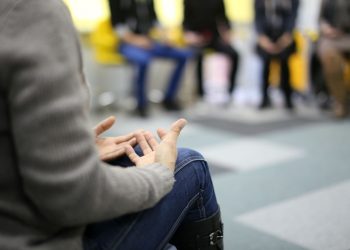 «Γιατί μένω εκεί που πονάω; Το Κυνήγι της Δικαίωσης»: Ένα βιωματικό εργαστήριο στον Δήμο