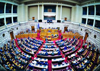 Η πρωτοβουλία Μητσοτάκη για την αναθεώρηση, οι ερμηνείες και οι διαρκείς ζυμώσεις… δεξιότερα και αριστερότερα της Ν.Δ.