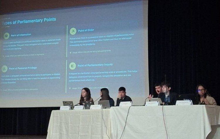 Προσομοίωση Ευρωπαϊκού Κοινοβουλίου στο 1ο ΓΕΛ Πεύκης