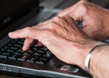 Ηλικιωμένοι στην ψηφιακή εποχή