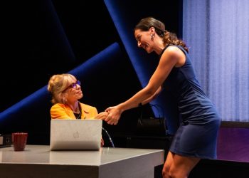 «LINDA» στο θέατρο Επί Κολωνώ - Τελευταίες παραστάσεις έως την Κυριακή των Βαΐων