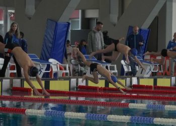 Aγώνες στο κλειστό Δημοτικό Κολυμβητήριο “Νίκος Πέρκιζας”.