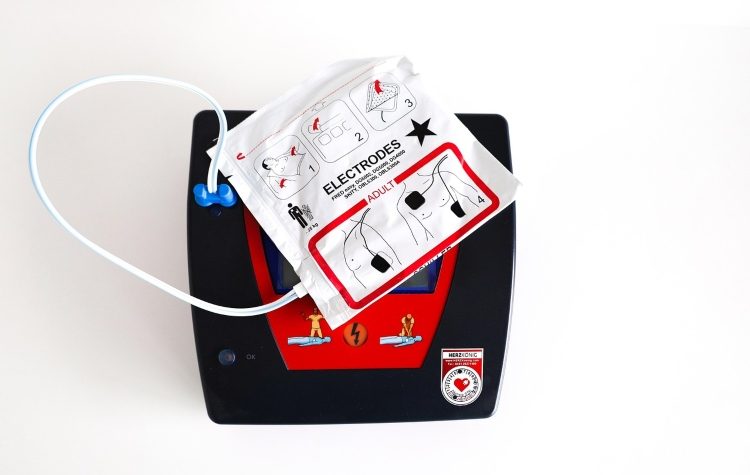 Μεταμόρφωση: 15 νέοι απινιδωτές σε αθλητικές και δημοτικές δομές