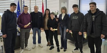 Τους συμμετέχοντες στον διαγωνισμό «Αρχιμήδης» συνάντησε ο Νίκος Μπάμπαλος