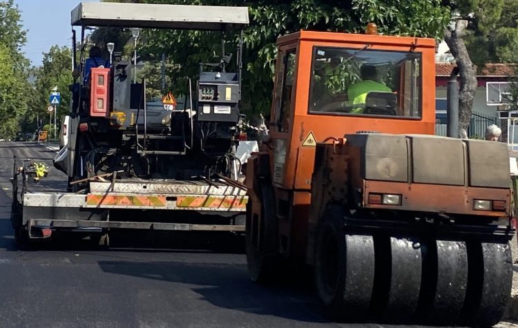 Συνέχεια ασφαλτοστρώσεων του Δήμου στον Χολαργό