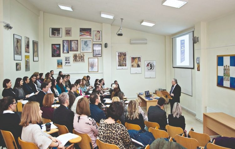 Bullying προς τον εκπαιδευτικό: Όταν ο εκπαιδευτικός φοβάται να μπει στην τάξη…