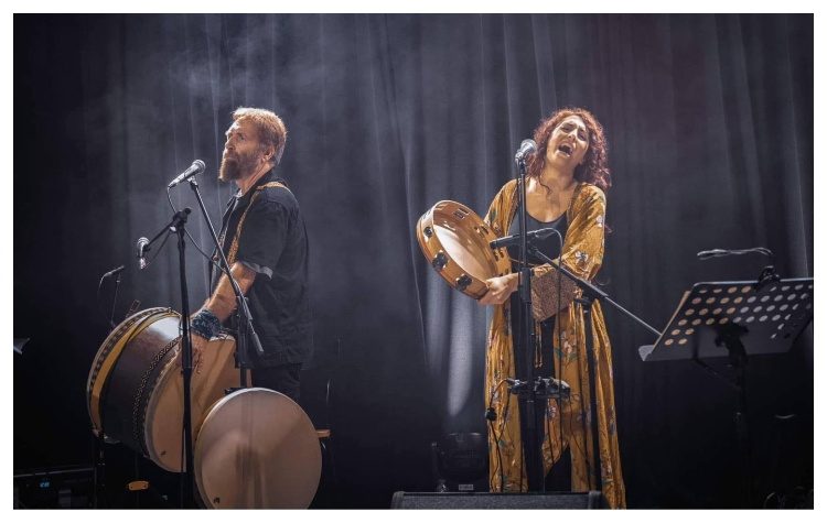 Οι Encardia επιστρέφουν στο Theatre of the NO, για μια βραδιά μουσικής και χορού, παρουσιάζοντας τραγούδια και μελωδίες από την πλούσια παράδοση της Κάτω Ιταλίας και της Μεσογείου. Την Παρασκευή 20 Μαρτίου στις 21.30