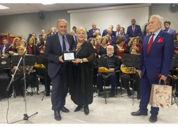 Με επιτυχία πραγματοποιήθηκε η συναυλία-αφιέρωμα στον Διονύσιο Αποστολάτo