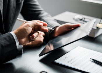 Δείκτες Επιδόσεων Δήμων: Καλοί στα οικονομικά, μέτριοι στα… καθημερινά