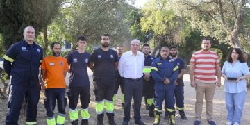 Σε μήνυμά του με αφορμή την Παγκόσμια Ημέρα Πολιτικής Προστασίας που έχει θεσμοθετηθεί για την 1η Μαρτίου κάθε έτους, ο δήμαρχος Αμαρουσίου Θεόδωρος Αμπατζόγλου αναφέρει τα εξής: «Η Παγκόσμια Ημέρα Πολιτικής Προστασίας μας υπενθυμίζει ότι η ασφάλεια των πολιτών δεν είναι μια θεωρητική έννοια, αλλά μια καθημερινή, διαρκής ευθύνη. Οι συνέπειες της κλιματικής κρίσης, τα ακραία καιρικά φαινόμενα και οι φυσικές καταστροφές απαιτούν οργανωμένη πρόληψη, σχέδιο και αποφασιστικότητα.