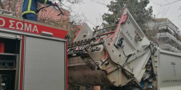 Φωτιά σε απορριμματοφόρο του Δήμου