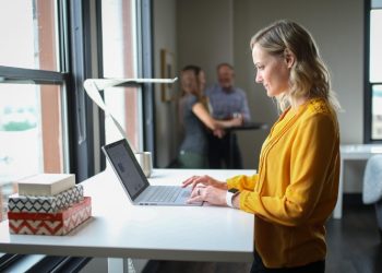 #GiveToGain: Το μήνυμα της IWG για την Παγκόσμια Ημέρα της Γυναίκας