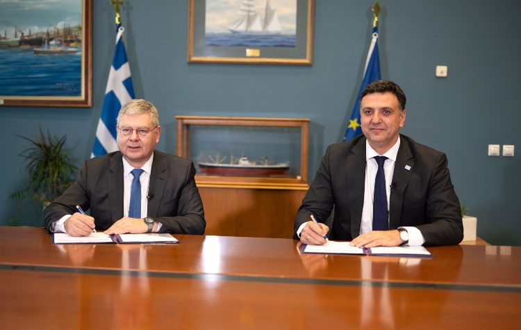 HELLENiQ ENERGY: Δωρεά για την αναβάθμιση της ψηφιακής υποδομής του ΥΝΑΝΠ