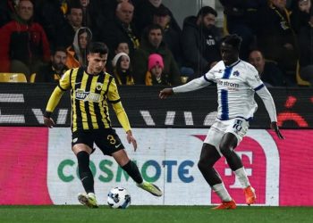 Super League: Οριστικά στα πλέι-άουτ η Κηφισιά μετά την ήττα από την ΑΕΚ