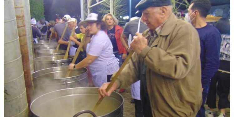 Με ιδιαίτερη χαρά, η τοπική κοινωνία των Μελισσίων υποδέχτηκε την είδηση της επίσημης ένταξης του πατροπαράδοτου «Κεσκέκι» στο Εθνικό Ευρετήριο Άυλης Πολιτιστικής Κληρονομιάς της Ελλάδας, καθώς ένα έθιμο βαθιά ριζωμένο στην παράδοση, που περνά από γενιά σε γενιά, αναγνωρίζεται πλέον ως αναπόσπαστο κομμάτι της πολιτιστικής μας ταυτότητας