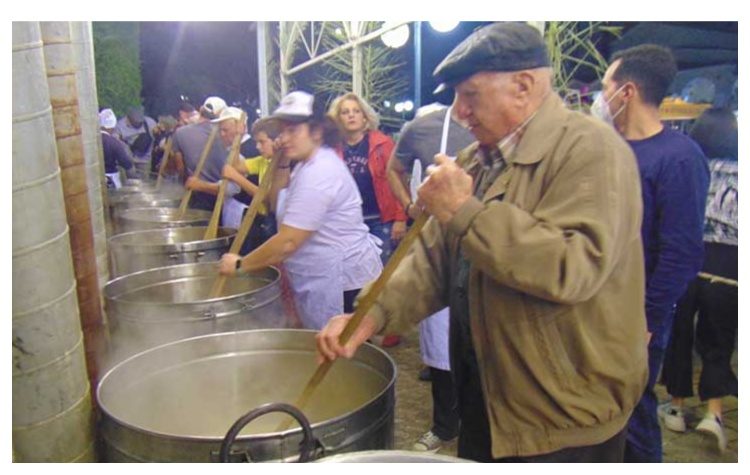 Με ιδιαίτερη χαρά, η τοπική κοινωνία των Μελισσίων υποδέχτηκε την είδηση της επίσημης ένταξης του πατροπαράδοτου «Κεσκέκι» στο Εθνικό Ευρετήριο Άυλης Πολιτιστικής Κληρονομιάς της Ελλάδας, καθώς ένα έθιμο βαθιά ριζωμένο στην παράδοση, που περνά από γενιά σε γενιά, αναγνωρίζεται πλέον ως αναπόσπαστο κομμάτι της πολιτιστικής μας ταυτότητας