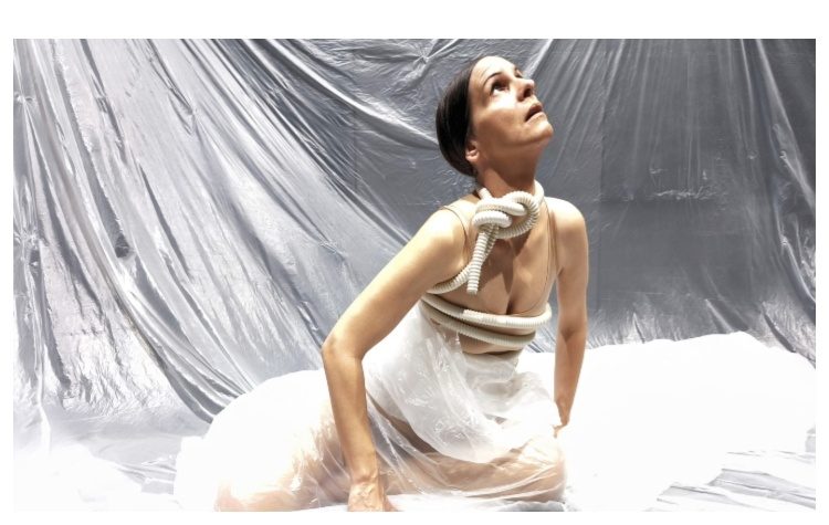 «ΚΟΜΜΑ» στο θέατρο Αλκμήνη