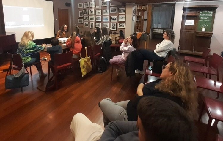 Aπό προηγούμενο ανοικτό μάθημα του σεμιναρίου «Μυστήριο στο Χαλάνδρι»