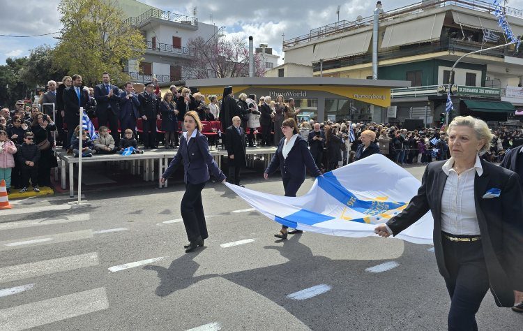 Με όλες τις τιμές ο εορτασμός της 25ης Μαρτίου στο Ηράκλειο