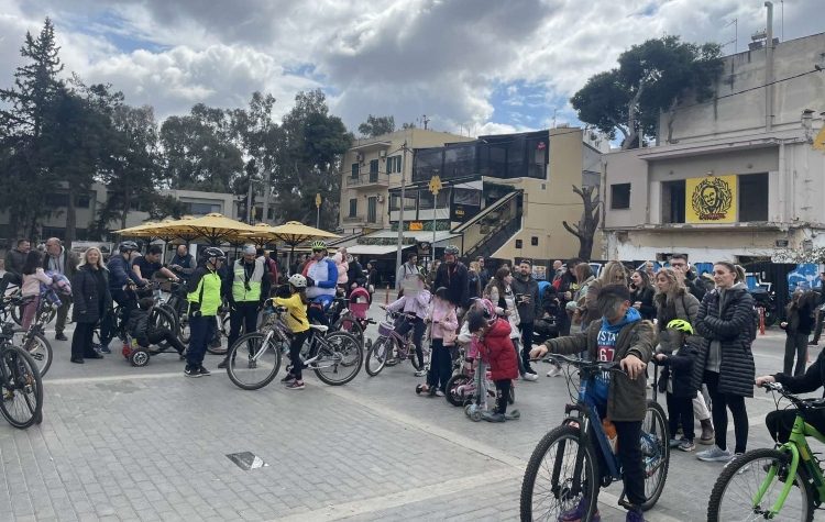 2η Πεζοτροχοβόλτα Ν.Φ.- Ν.Χ.: Μήνυμα προσβασιμότητας σε… δύο ρόδες!