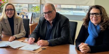 «Έπεσαν» οι υπογραφές για αναπλάσεις σε Τούφα και Κάτω Χαλάνδρι