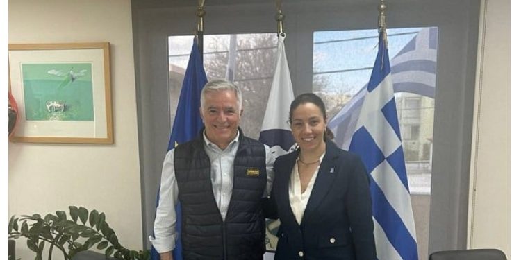 «Αντιπυρική» συνάντηση της αντιπεριφερειάρχη Βορείου Τομέα Μ. Βάρσου με τον δήμαρχο Παιανίας και πρόεδρο του ΣΠΑΥ Ι. Μάδη