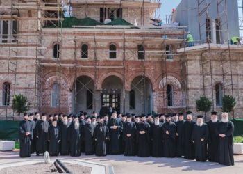 Ιερατική Σύναξη της Ιεράς Μητρόπολης στο «Ιωνικό Κέντρο»