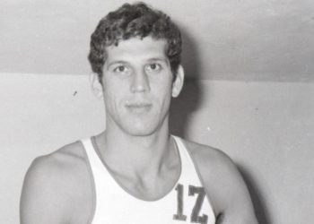 Πέθανε ο Βασίλης Γκούμας