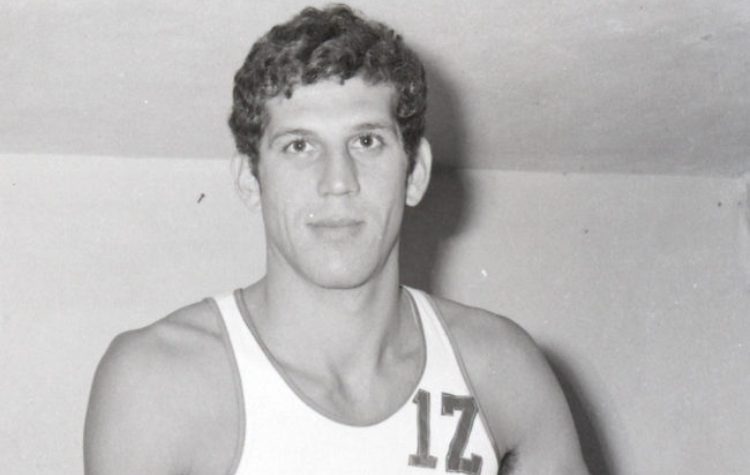 Πέθανε ο Βασίλης Γκούμας