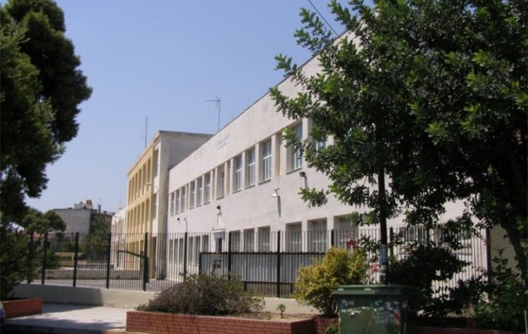 ΛΑ. ΣΥ. Ν.Φ.-Ν.Χ.: «Χώρος υπαίθριας διαφήμισης το προαύλιο του 2ου Γυμνασίου»