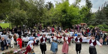 Ανοιξιάτικη γιορτή την Πρωτομαγιά στο Άλσος Ψυχικού