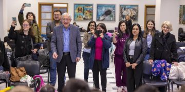 Τα «κάλαντα του Λαζάρου» από παιδιά του 5ου Νηπιαγωγείου Αμαρουσίου στο δήμαρχο Θεόδωρο Αμπατζόγλου