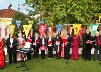 Η παράδοση των παλατιανών ζωντάνεψε στον εθιμικό χορό του Αγίου Γεωργίου στα Νέα Παλάτια