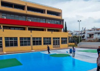 Επαφές, ενημερώσεις και… μηνύματα για τα σχολεία