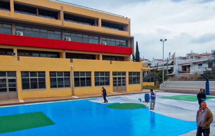 Επαφές, ενημερώσεις και… μηνύματα για τα σχολεία