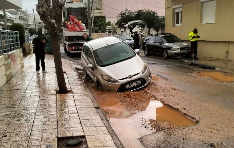 «Βούλιαξε» ΙΧ στο Κοντόπευκο