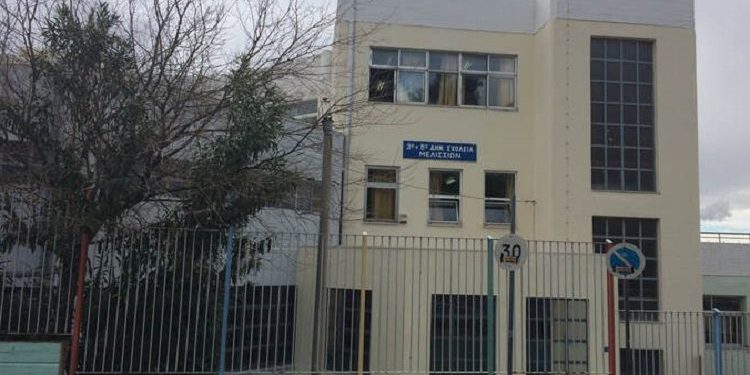 Ολοκληρώνεται η τοποθέτηση αλεξικέραυνων σε 5 σχολικές μονάδες