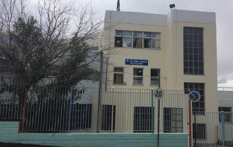 Ολοκληρώνεται η τοποθέτηση αλεξικέραυνων σε 5 σχολικές μονάδες