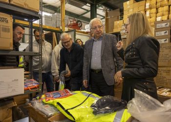 Μέσα Ατομικής Προστασίας στους εργαζόμενους Καθαριότητας και Τεχνικών Υπηρεσιών παρέδωσε ο δήμαρχος Θεόδωρος Αμπατζόγλου