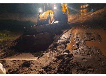 Σε πλήρη επιχειρησιακή ετοιμότητα βρέθηκε η Πολιτική Προστασία του Δήμου Πεντέλης, η οποία ανταποκρίθηκε σε δεκάδες περιστατικά κατά τη διάρκεια του ισχυρού καιρικού φαινομένου που έπληξε την περιοχή έως και τις πρώτες πρωινές ώρες της Πέμπτης 2 Απριλίου