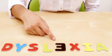 «Πρώιμα σημάδια μαθησιακών δυσκολιών» από τη Σχολή Γονέων