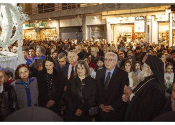 Με κατάνυξη η Ακολουθία της Αποκαθήλωσης και η Περιφορά του Επιταφίου στον Ι.Ν. Κοιμήσεως Θεοτόκου παρουσία του Δημάρχου