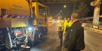 Φωτιά σε φορτηγό στο ύψος της Ν. Φιλαδέλφειας