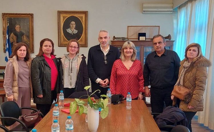 Επίσκεψη του Ιωνικού Συνδέσμου στο Ίδρυμα Γεωργίου και Αικατερίνης Χατζηκώνστα