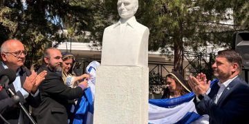 Αποκαλυπτήρια της προτομής του Νίκου Καζαντζάκη στην «Βίλλα Στέλλα»