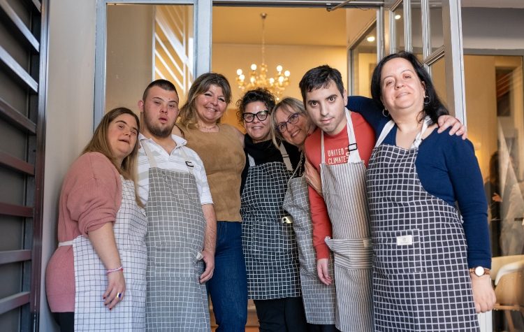 H ΗΕLLENiQ ΕNERGY στηρίζει το πρώτο κοινωνικό καφενείο με εργαζόμενους ΑμεΑ στο Θριάσιο