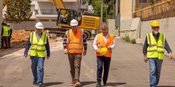 Αυτοψία δημάρχου στην κατασκευή Αίθουσας Πολλαπλών Χρήσεων στο 1ο Δημοτικό Σχολείο Αμαρουσίου