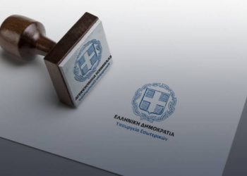 «Η αλλάζουµε ή βουλιάζουµε!»
