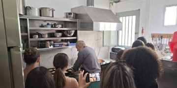 Επίσκεψη και δωρεά στο Κοινωνικό Παντοπωλείο από μαθητές του 3ου ΓΕΛ Αμαρουσίου