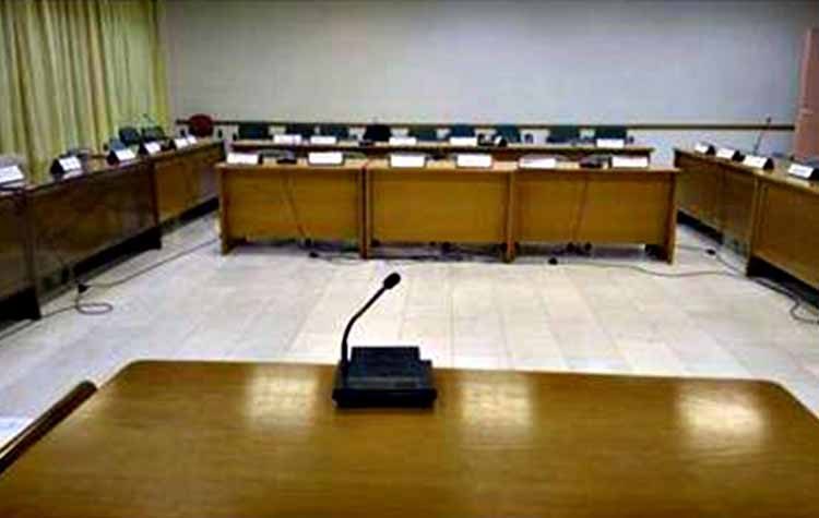 Λαϊκή Συσπείρωση: «Θεσμικός εκφυλισμός και πολιτικά σόου στο Δημοτικό Συμβούλιο Πεντέλης»